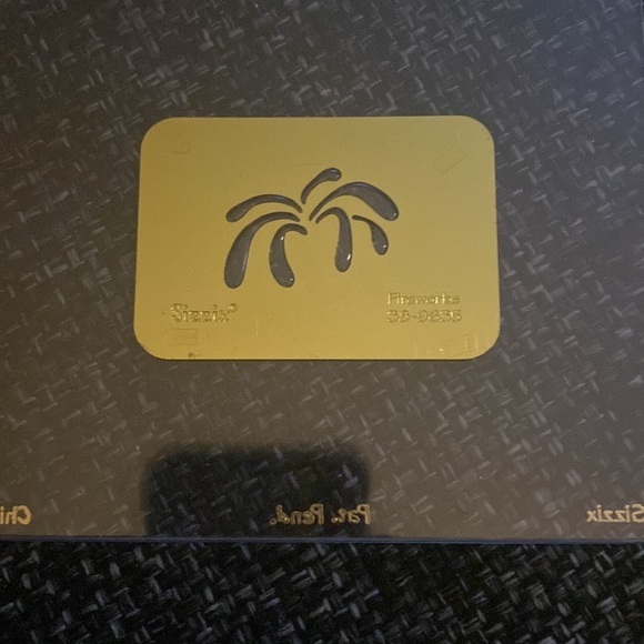 Sizzix brass stencil embossing folder dies firework, confetti & martini glass - Picture 3 of 5